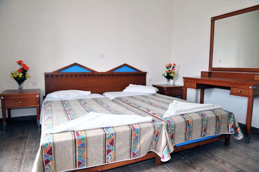 Hollywood Suites Tigaki Kültér fotó
