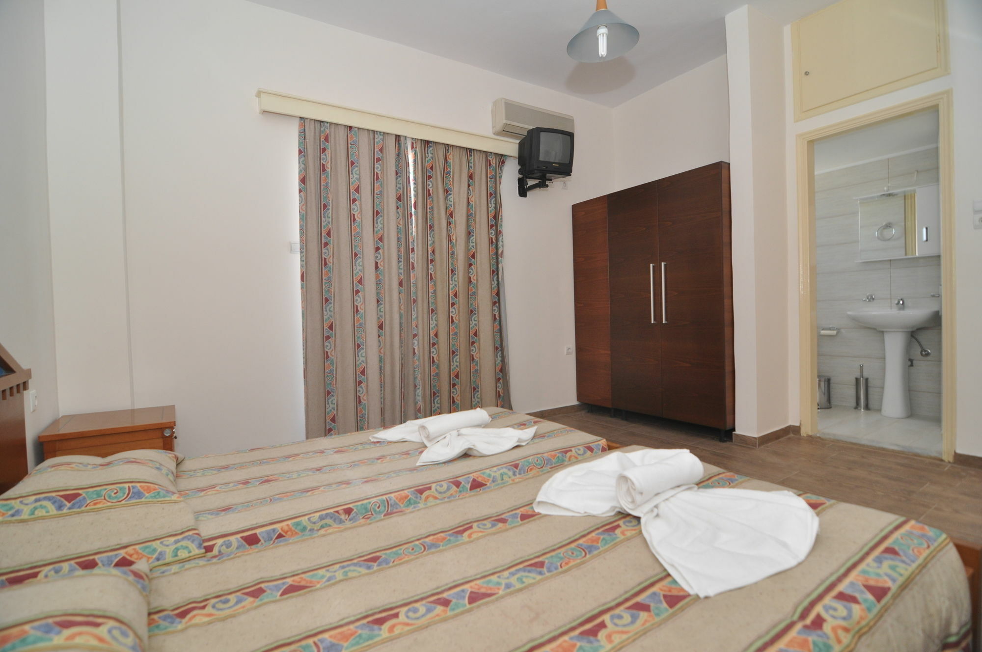Hollywood Suites Tigaki Kültér fotó