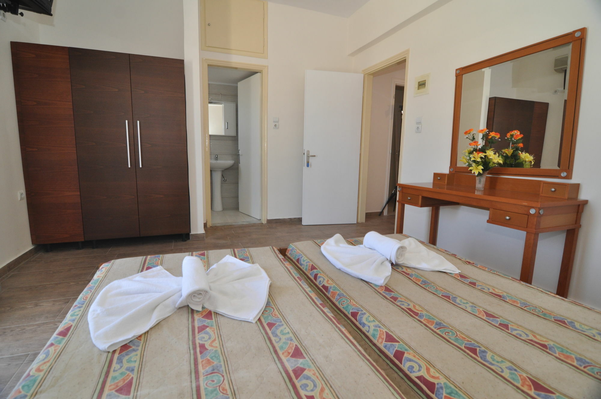 Hollywood Suites Tigaki Kültér fotó
