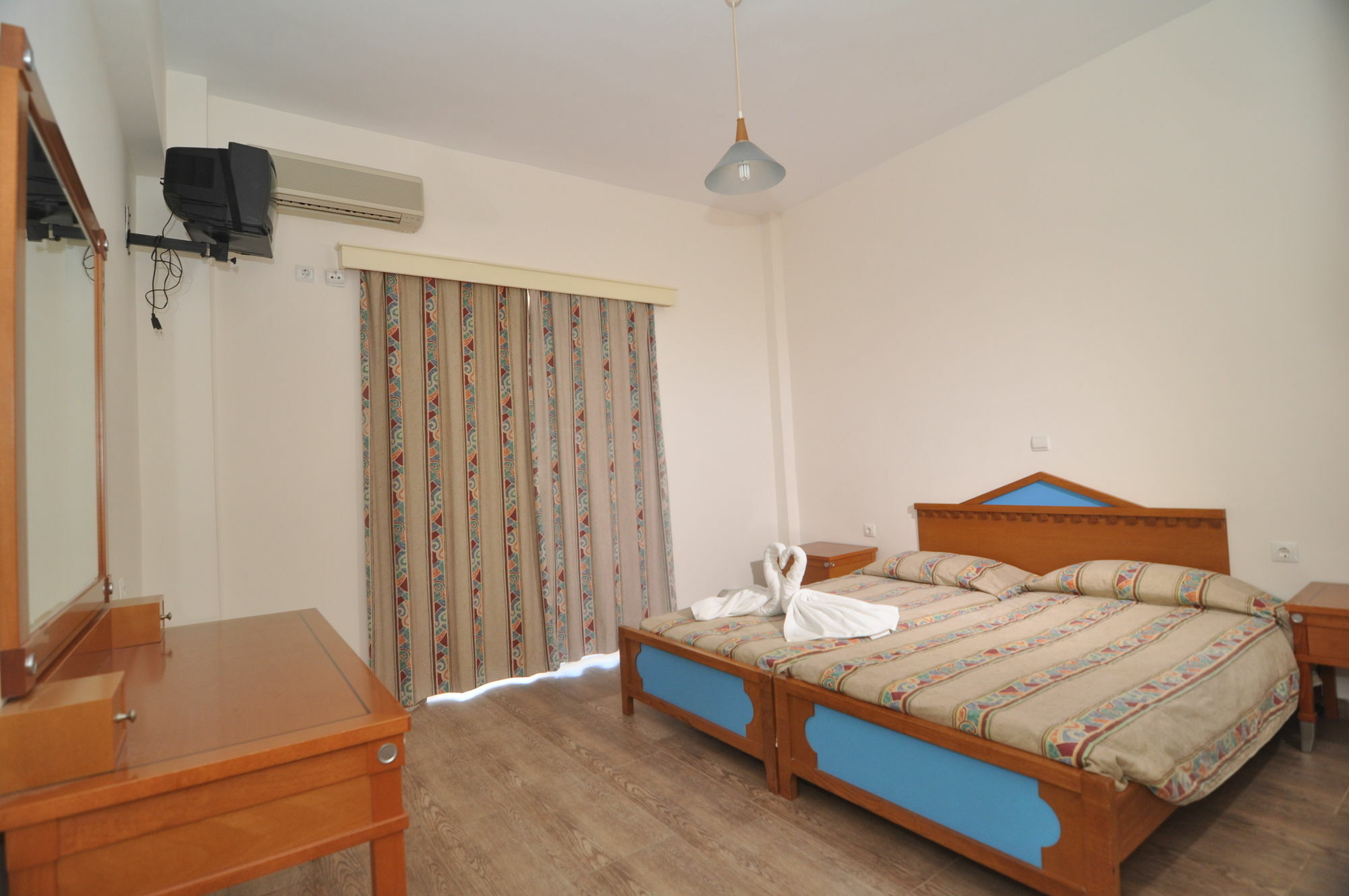 Hollywood Suites Tigaki Kültér fotó